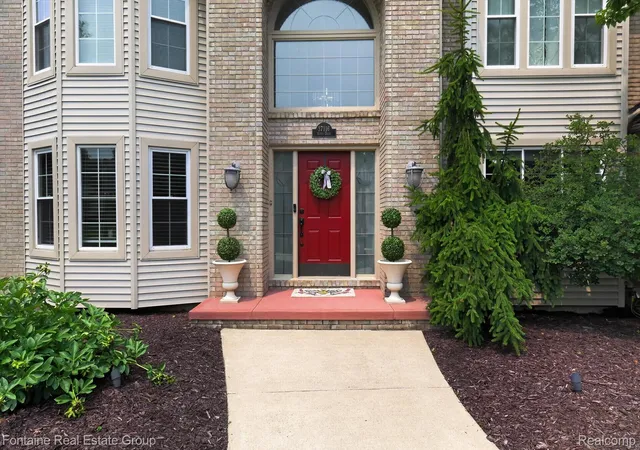5th image of 37116 Aspen Dr, Farmington Hills, MI 48335 | MLS# 20261055289