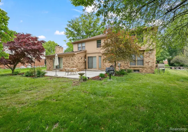 Photo 2 of Single family home for sale at 29801 Deer Run, Farmington, MI 48331 | MLS# 20261055290 | Listing updated on 2026-08-30