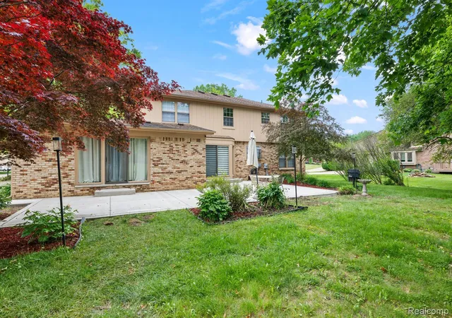 Photo 4 of Single family home for sale at 29801 Deer Run, Farmington, MI 48331 | MLS# 20261055290 | Listing updated on 2026-08-30