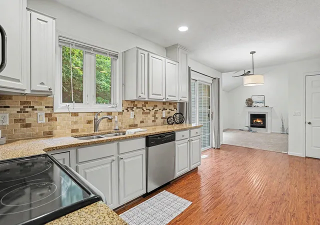 Photo 3 of Single family home for sale at 760 Brookridge Dr, Muskegon, MI 49441 | MLS# 71026036783 | Listing updated on 2026-09-08