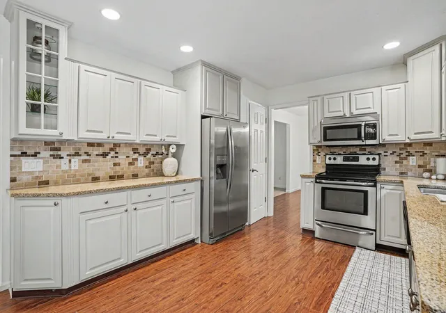 Photo 3 of Single family home for sale at 760 Brookridge Dr, Muskegon, MI 49441 | MLS# 71026036783 | Listing updated on 2026-09-08