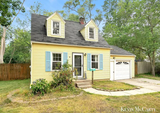 Photo 2 of Single family home for sale at 1713 Boston St Se, Grand Rapids, MI 49506 | MLS# 65026036774 | Listing updated on 2026-09-23