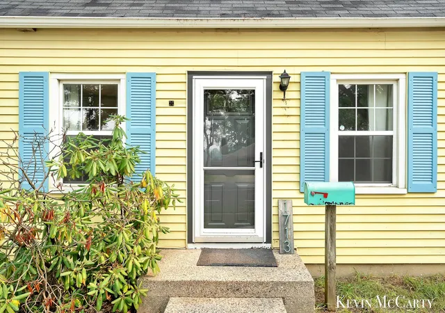 Photo 3 of Single family home for sale at 1713 Boston St Se, Grand Rapids, MI 49506 | MLS# 65026036774 | Listing updated on 2026-09-23