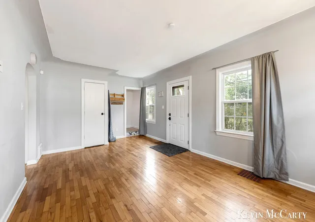 Photo 4 of Single family home for sale at 1713 Boston St SE, Grand Rapids, MI 49506 | MLS# 65026036774 | Listing updated on 2026-09-23