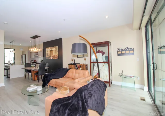 5th image of 533 E Harrison Ave #38, Royal Oak, MI 48067 | MLS# 20261055298