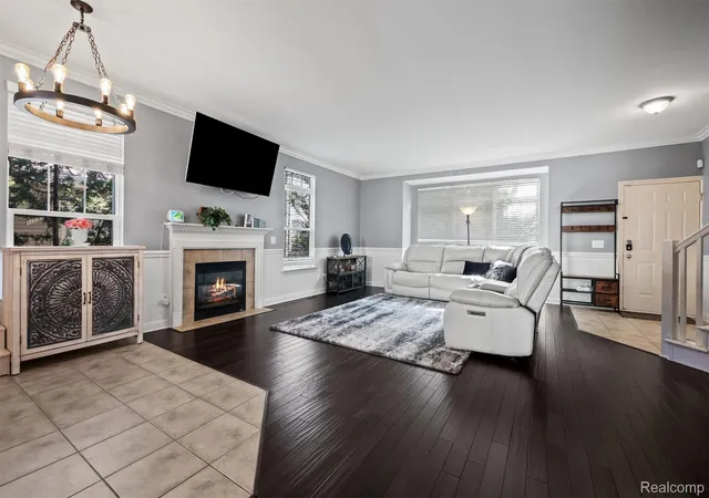 Listing Photo 4 - Condo for sale in building located at 45630 Altz St, Utica, MI 48315