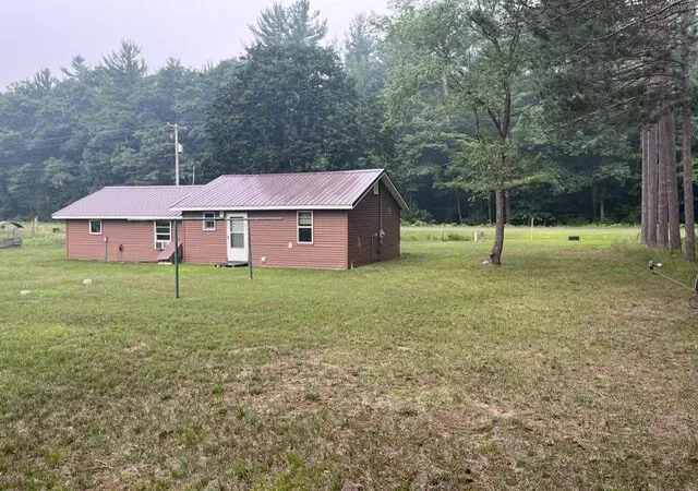 5th image of 155 Skocelas Rd N, Manistee, MI 49660 | MLS# 67026036794