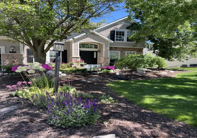 Photo 3 of Single family home for sale at 974 Dogwood Meadows Dr Se, Ada, MI 49301 | MLS# 65026036798 | Listing updated on 2026-09-17