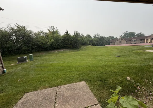 Listing Photo 2 - Condo for sale in building located at 325 Briarcrest Dr, Ann Arbor, MI 48104 - Unit #