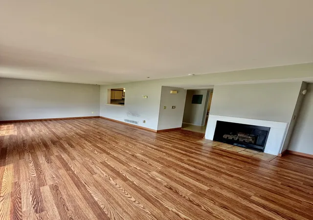3rd image of 325 Briarcrest Dr, Ann Arbor, MI 48104 | MLS# 81026036812
