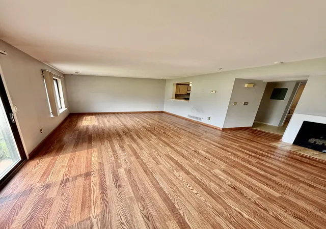4th image of 325 Briarcrest Dr, Ann Arbor, MI 48104 | MLS# 81026036812