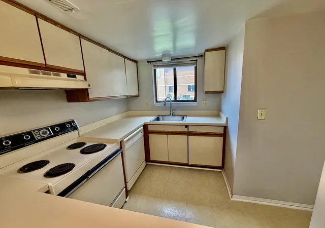 5th image of 325 Briarcrest Dr, Ann Arbor, MI 48104 | MLS# 81026036812