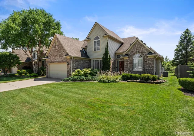 Photo 3 of Single family home for sale at 19550 Shorecrest Dr, Clinton Township, MI 48038 | MLS# 20261055327 | Listing updated on 2026-07-30