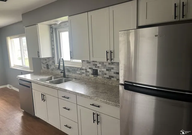 Photo 3 of Single family home for sale at 901 Huber Dr, Monroe, MI 48162 | MLS# 57050215310 | Listing updated on 2026-08-20