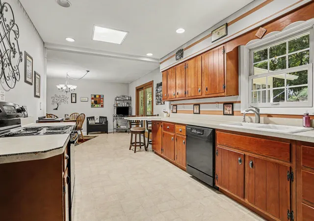 5th image of 51 Birch Hill Dr, Battle Creek, MI 49015 | MLS# 64026036821