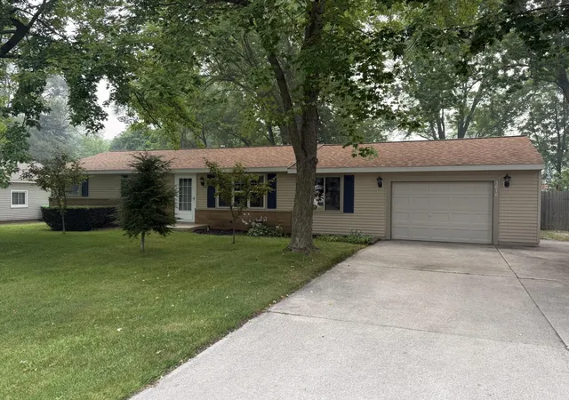Photo 1 of Single family home for sale at 3616 S Sheridan Dr, Muskegon, MI 49444 | MLS# 71026036819 | Listing updated on 2026-09-17