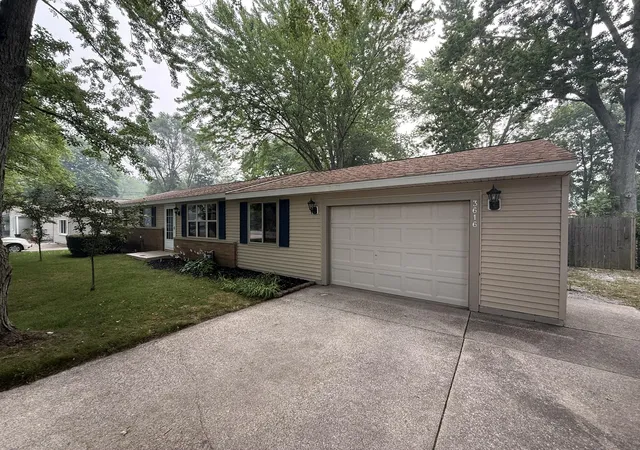 Photo 2 of Single family home for sale at 3616 S Sheridan Dr, Muskegon, MI 49444 | MLS# 71026036819 | Listing updated on 2026-09-17