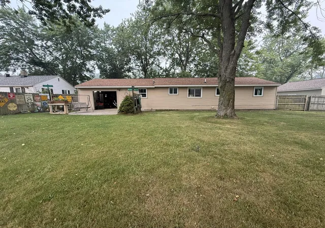 Photo 4 of Single family home for sale at 3616 S Sheridan Dr, Muskegon, MI 49444 | MLS# 71026036819 | Listing updated on 2026-09-17