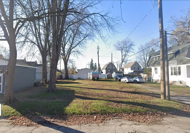 Photo 2 of Land for sale at 2015 Elk St, Port Huron, MI 48060 | MLS# 20261055343 | Listing updated on 2026-08-19