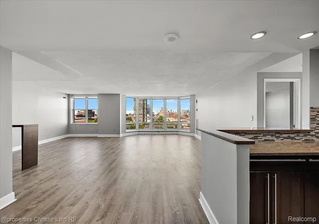 Photo 3 of Condo for sale at 250 E Harbortown Dr #901, Detroit, MI 48207 | MLS# 20261055352 | Listing updated on 2026-08-27
