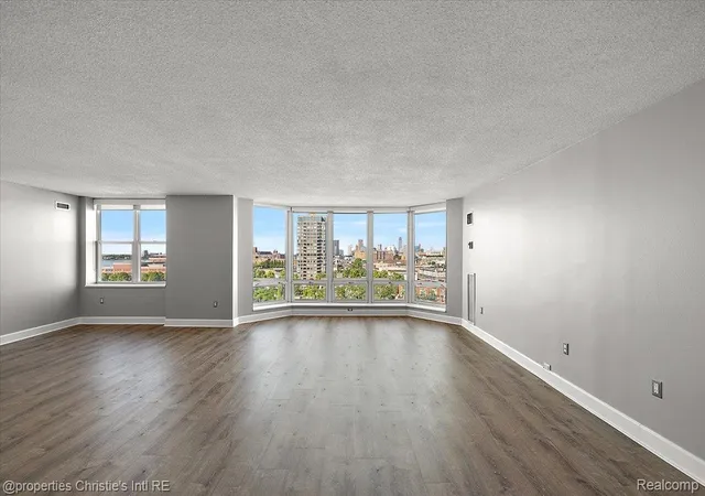 Photo 3 of Condo for sale at 250 E Harbortown Dr #901, Detroit, MI 48207 | MLS# 20261055352 | Listing updated on 2026-08-27