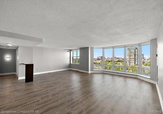 Photo 4 of Condo for sale at 250 E Harbortown Dr #901, Detroit, MI 48207 | MLS# 20261055352 | Listing updated on 2026-08-27