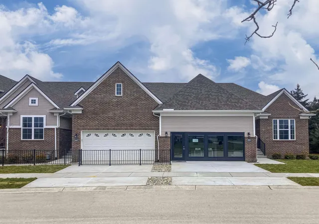 Photo 1 of Sale Pending at 9977 Crossview Trl, Hartland Township Livingston, MI 48855 | MLS# 58050215314 | Listing updated on 2026-07-17