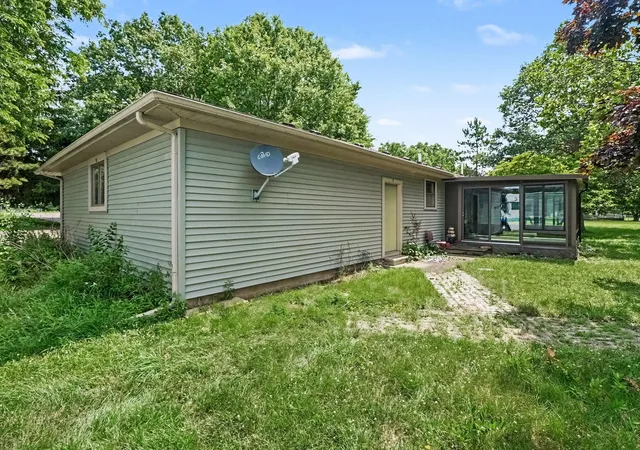 Photo 3 of Single family home for sale at 6085 Dexter Ann Arbor Rd, Dexter, MI 48130 | MLS# 81026036841 | Listing updated on 2026-09-15