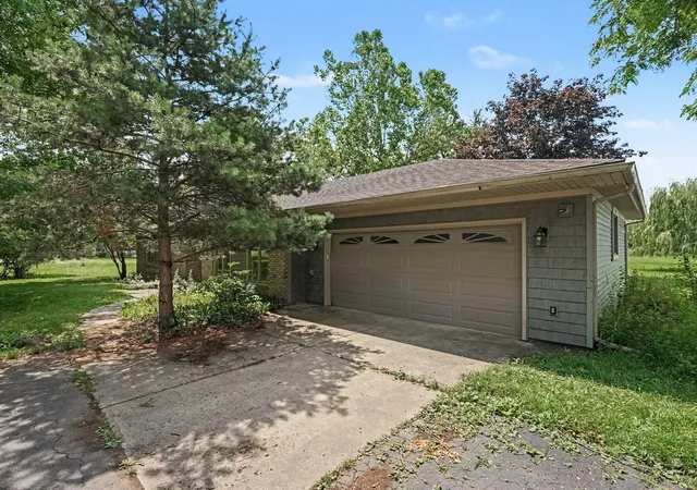 Photo 4 of Single family home for sale at 6085 Dexter Ann Arbor Rd, Dexter, MI 48130 | MLS# 81026036841 | Listing updated on 2026-09-15