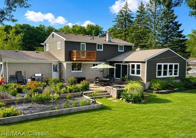 3rd image of 36159 W Lyman Rd, Farmington Hills, MI 48331 | MLS# 20261055355