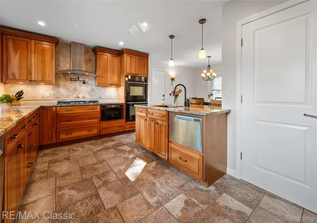 5th image of 36159 W Lyman Rd, Farmington Hills, MI 48331 | MLS# 20261055355