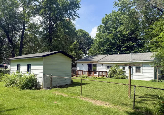 2nd image of 52411 Lakeview Dr, Dowagiac, MI 49047 | MLS# 69026036849