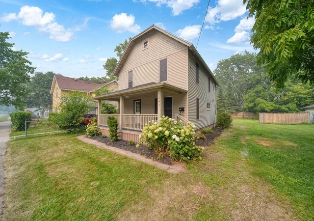 Photo 1 of Single family home for sale at 841 Bennett St, Jackson, MI 49202 | MLS# 55026036862 | Listing updated on 2026-09-15