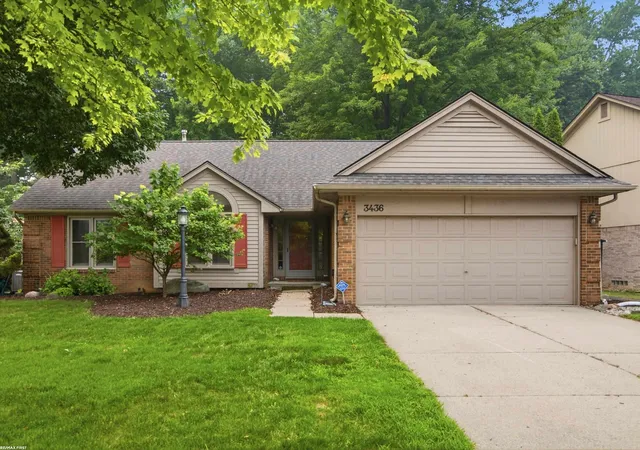 2nd image of 3436 Vardon Dr, Rochester Hills, MI 48307 | MLS# 58050215333