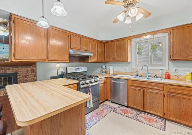 Photo 3 of Single family home for sale at 36765 Melbourne Dr, Sterling Heights, MI 48312 | MLS# 20261055423 | Listing updated on 2026-08-03