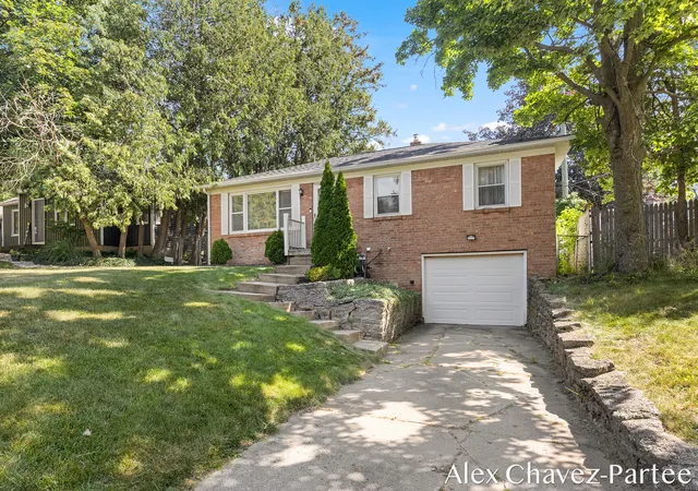 Photo 1 of Sale Pending at 2207 Tremont Blvd Nw, Grand Rapids, MI 49504 | MLS# 65026036886 | Listing updated on 2026-08-26