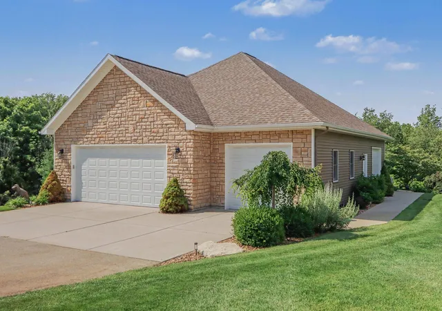 3rd image of 9269 Sedona Ridge Ct Se, Byron Center, MI 49315 | MLS# 65026036889