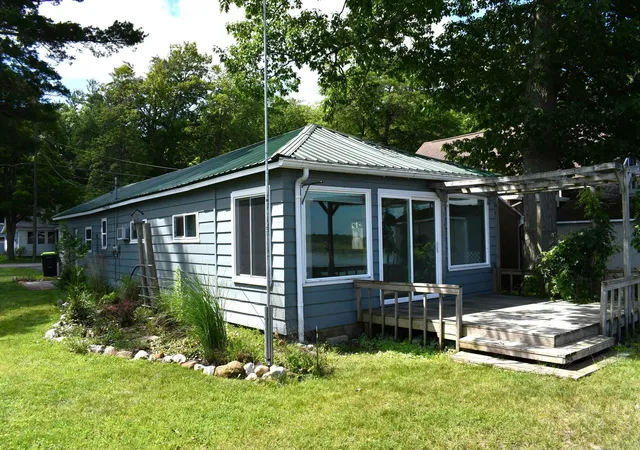 Photo 1 of Single family home for sale at 117 Warren Ave, East Tawas, MI 48730 | MLS# 77080071209 | Listing updated on 2026-09-15