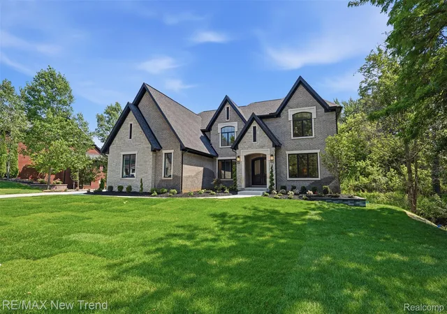 Photo 2 of Single family home for sale at 28943 Wintergreen, Farmington Hills, MI 48331 | MLS# 20261055454 | Listing updated on 2026-07-18
