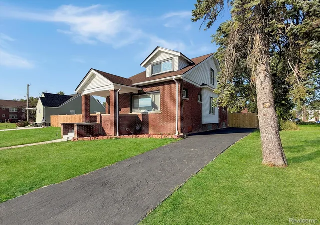 Photo 2 of Single family home for sale at 3690 Nottingham Rd, Detroit, MI 48224 | MLS# 20261055459 | Listing updated on 2026-10-05
