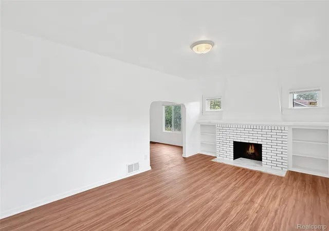 Photo 4 of Single family home for sale at 3690 Nottingham Rd, Detroit, MI 48224 | MLS# 20261055459 | Listing updated on 2026-10-05