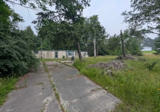 3rd image of 4192 Highbanks Dr, Omer, MI 48749 | MLS# 77080071214