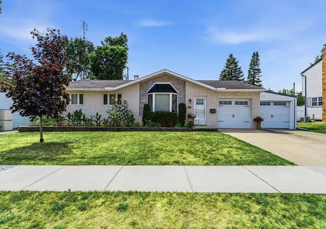 Photo 3 of Single family home for sale at 5240 Durwood, Swartz Creek, MI 48473 | MLS# 78080071212 | Listing updated on 2026-07-24
