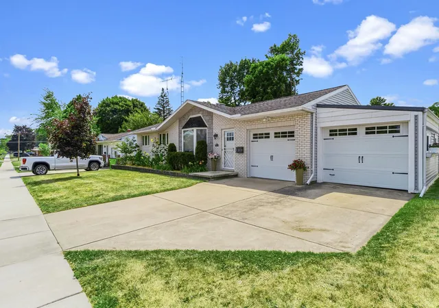 Photo 3 of Single family home for sale at 5240 Durwood, Swartz Creek, MI 48473 | MLS# 78080071212 | Listing updated on 2026-07-24