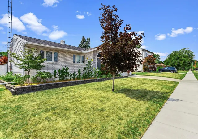 Photo 4 of Single family home for sale at 5240 Durwood, Swartz Creek, MI 48473 | MLS# 78080071212 | Listing updated on 2026-07-24