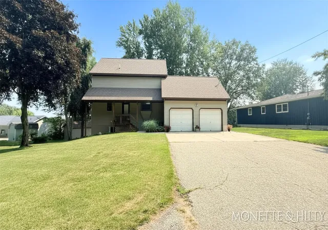 Photo 1 of Single family home for sale at 2883 Lakeshore Rd, Twin Lake, MI 49457 | MLS# 71026036906 | Listing updated on 2026-09-15