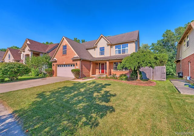 Photo 3 of Single family home for sale at 26923 Pepperwood Dr, Woodhaven, MI 48183 | MLS# 20261055470 | Listing updated on 2026-08-08