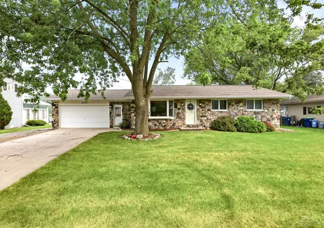 Photo 2 of Single family home for sale at 4060 Diceglie Ct, Saginaw, MI 48604 | MLS# 61050215350 | Listing updated on 2026-09-08