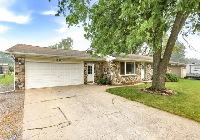 Photo 3 of Single family home for sale at 4060 Diceglie Ct, Saginaw, MI 48604 | MLS# 61050215350 | Listing updated on 2026-09-08