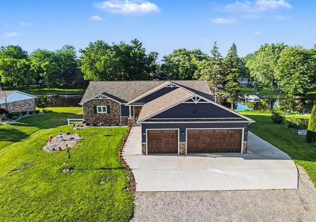 3rd image of 3365 Old Kawkawlin Rd, Bay City, MI 48706 | MLS# 5050215352